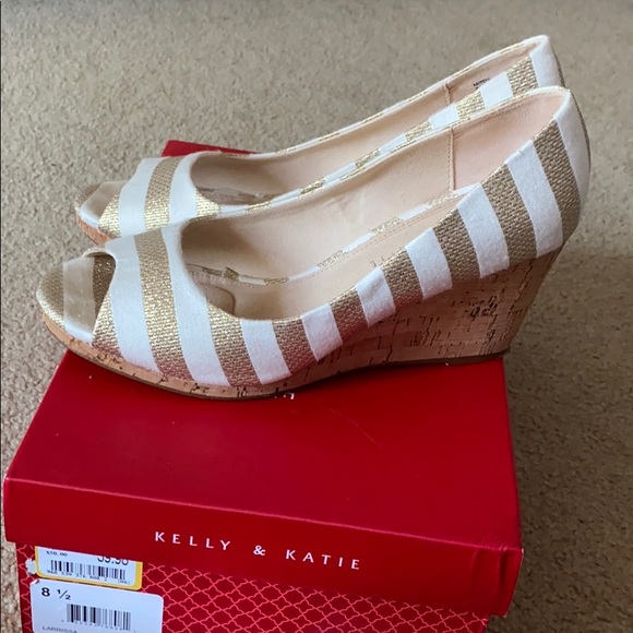 White & Gold Wedges - Picture 3 of 7